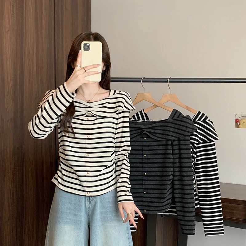 2025秋冬新款胖mm大码女时尚甜美方领条纹设计感长袖上衣36308