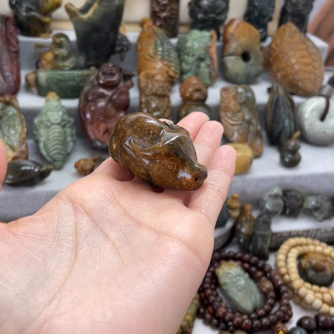 岫岩河磨玉（透闪石质玉）未镶嵌把件