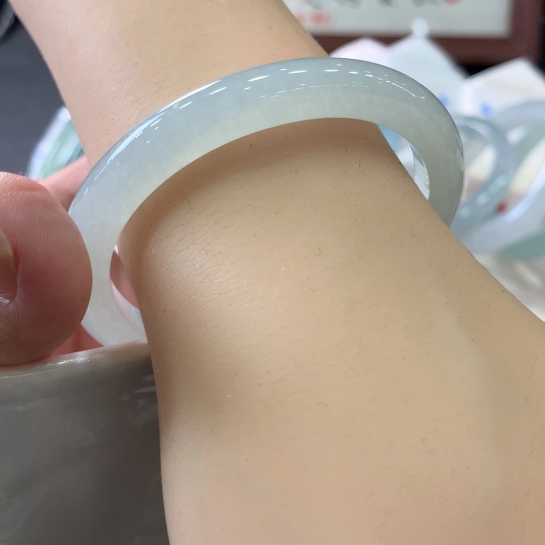 翡翠未镶嵌手镯天然Ａ货翡翠53贵妃
