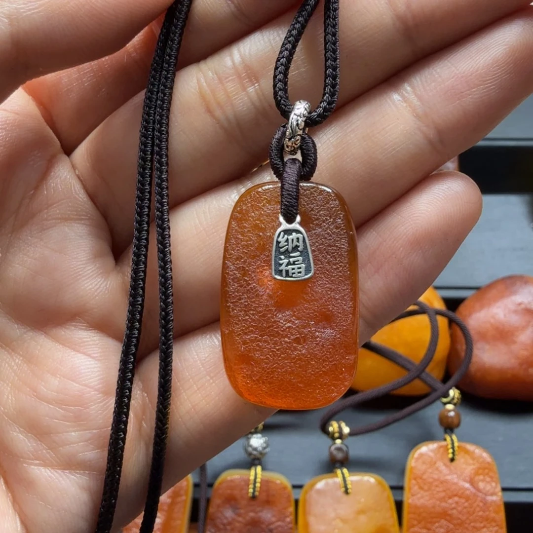 琥珀吊坠(赠链)未镶嵌