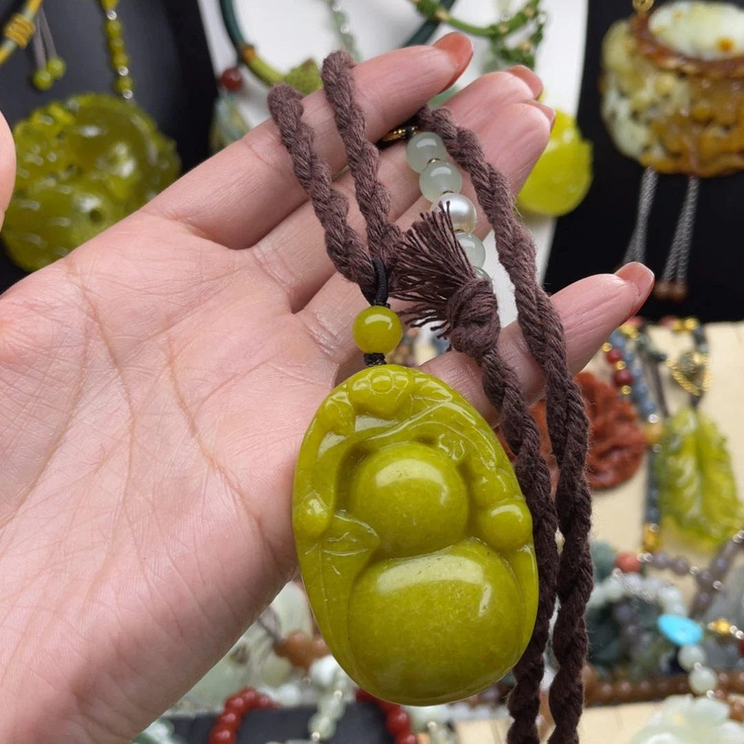 未镶嵌蛇纹石玉颈饰