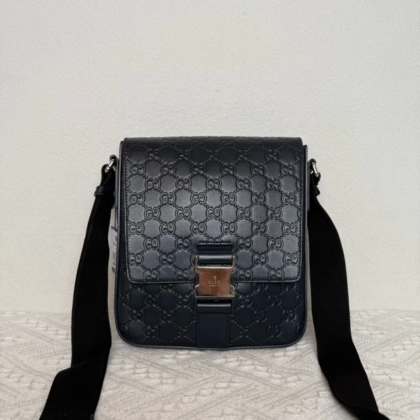 95新 GUCCI/古驰 4433/男士时尚经典全皮压纹单肩包