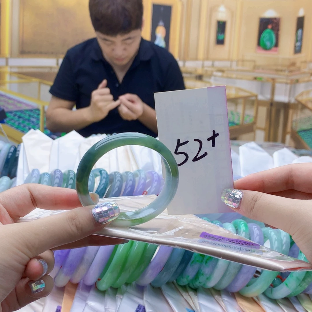 翡翠未镶嵌手镯un