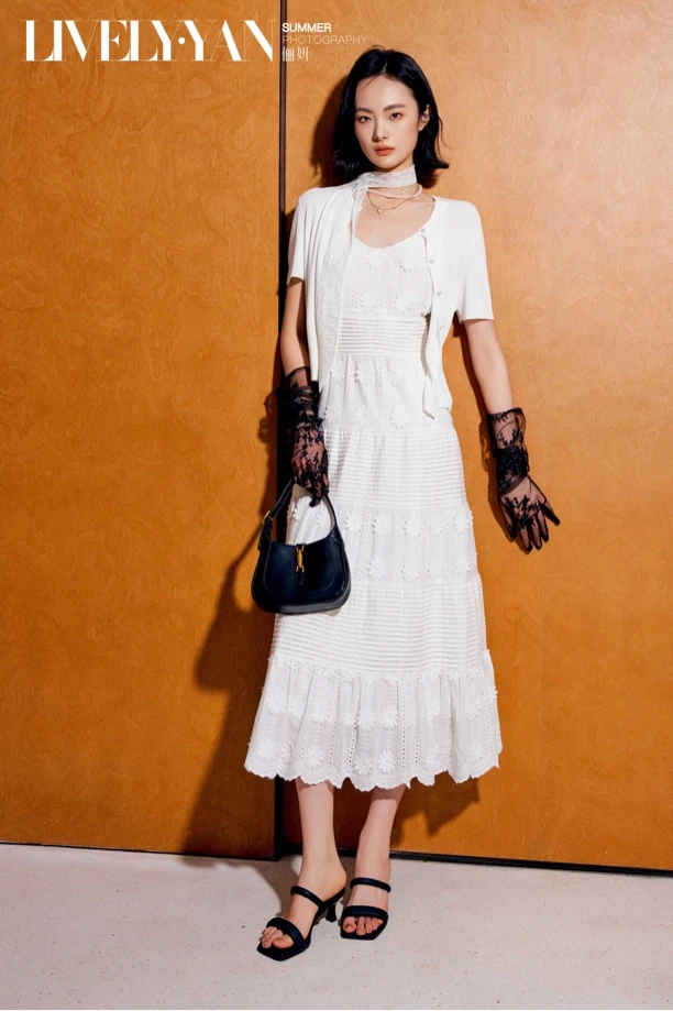 俪妍【LIVELY·YAN】25夏季新品圆领坑条小开衫三色77567-11，-27，-61