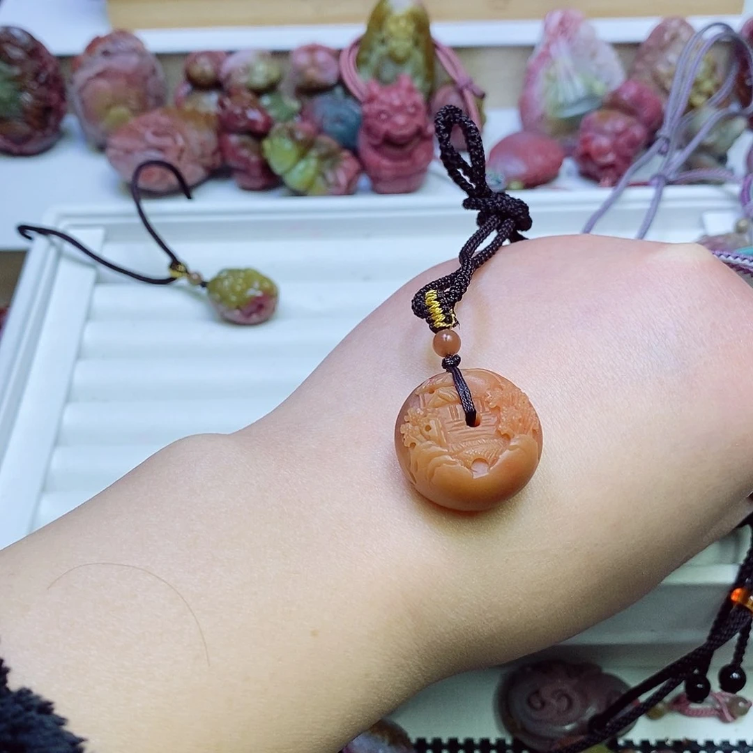 玛瑙/玉髓盐源玛瑙吊坠未镶嵌