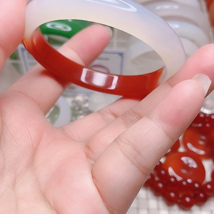 玛瑙/玉髓手镯未镶嵌