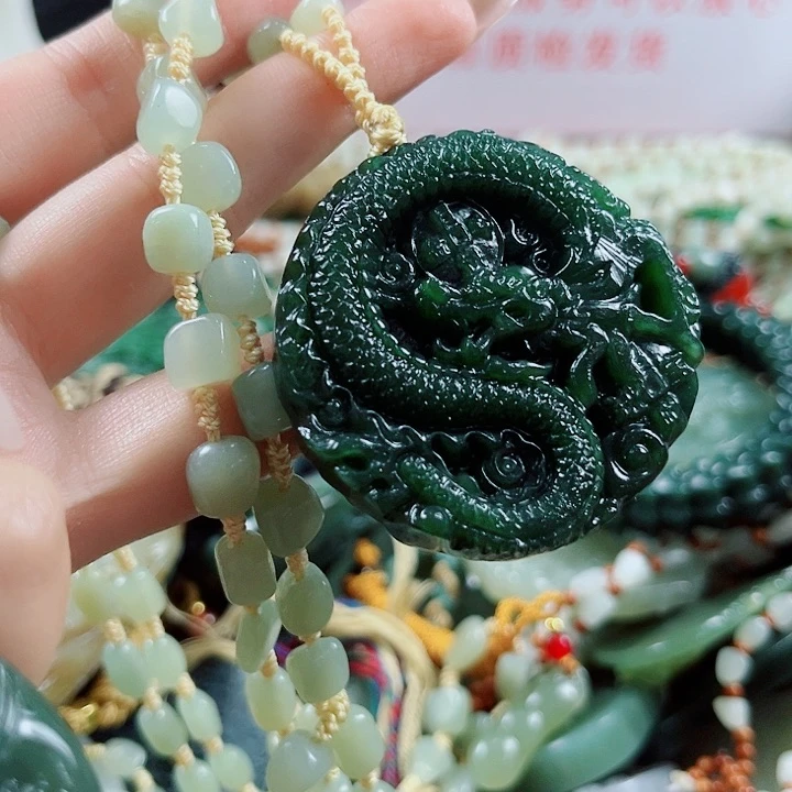 和田玉未镶嵌颈饰