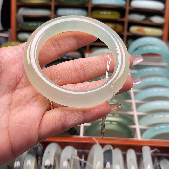 岫玉未镶嵌手镯岫玉