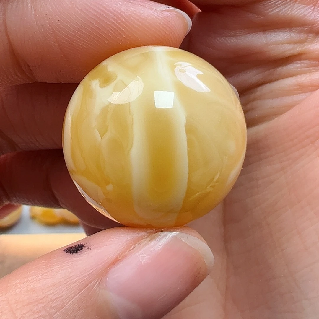 蜜蜡未镶嵌珠宝奇石