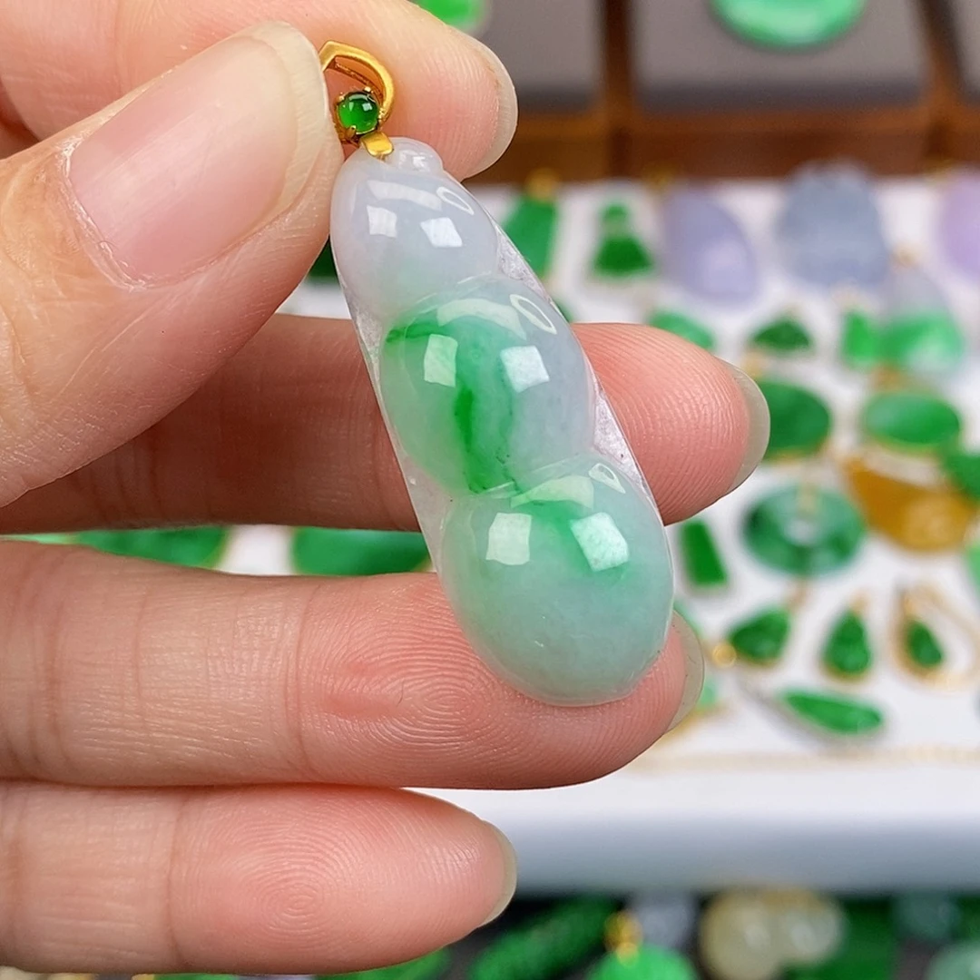 吊坠(不含链)18K金镶嵌翡翠山****姐