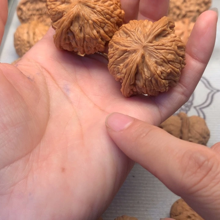 明***天把件文玩核桃磨盘