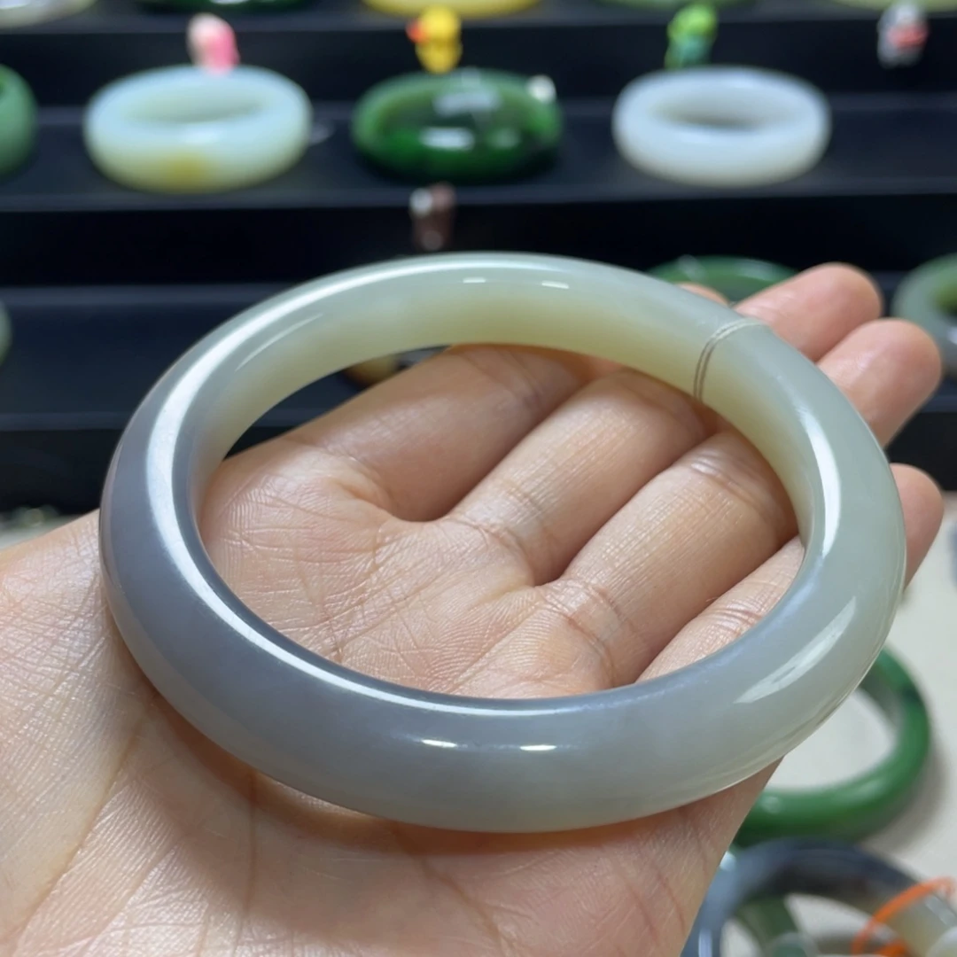 和田玉未镶嵌手镯青海老料烟紫半山水