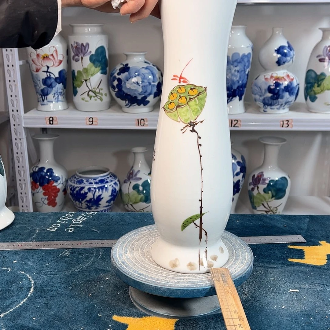 摆件景德镇陶瓷蛮绿莲