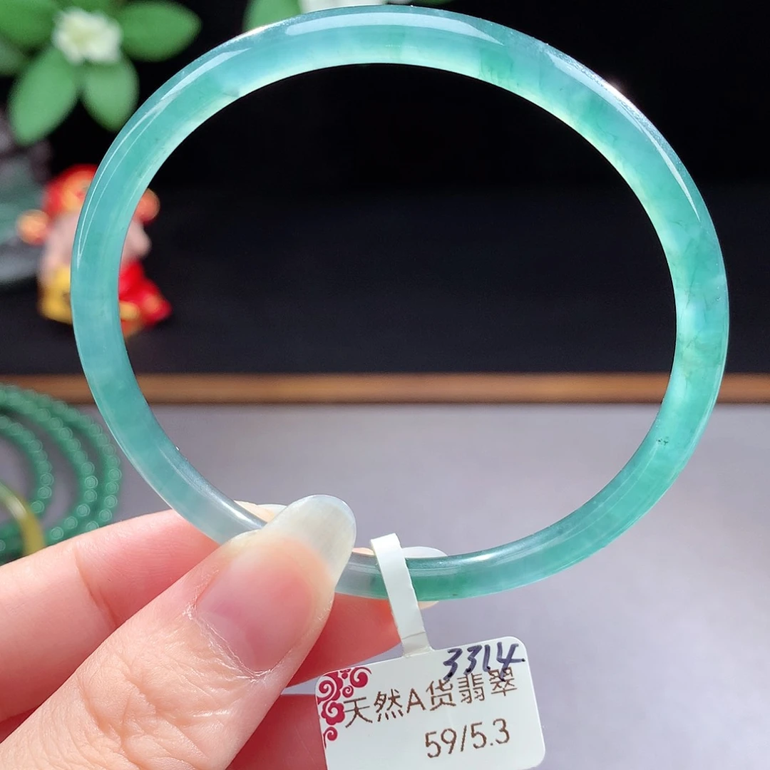 未镶嵌手镯（圆镯）翡翠