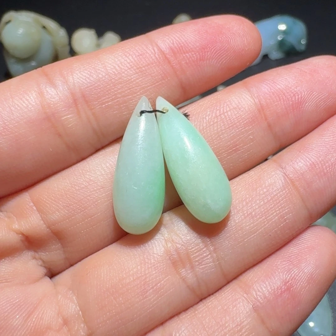 皮***皮翡翠未镶嵌颈饰111