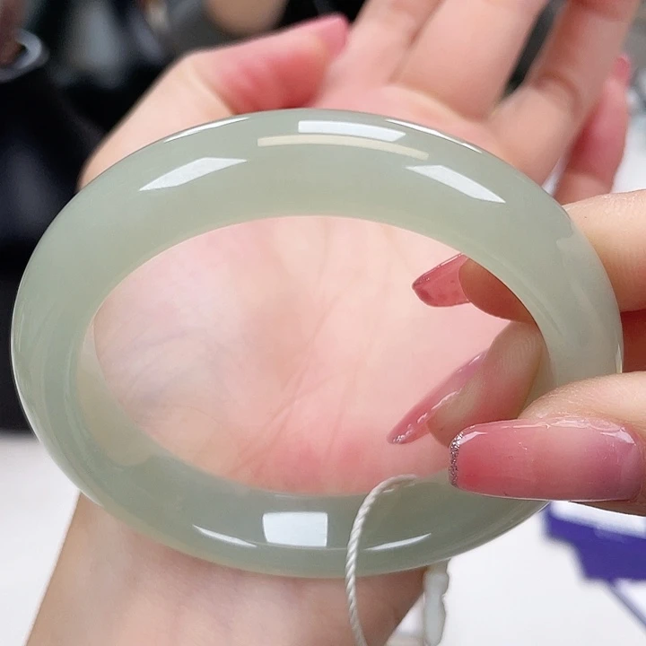 和田玉手镯56未镶嵌