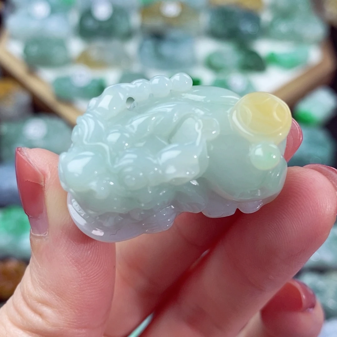 翡翠颈饰未镶嵌天然