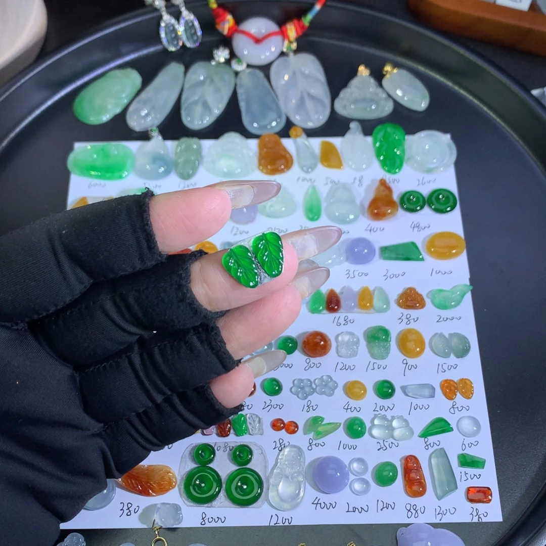 翡翠未镶嵌吊坠(不含链)绿叶