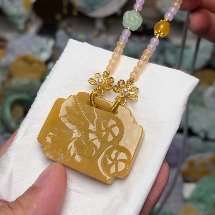 翡翠未镶嵌颈饰吊坠