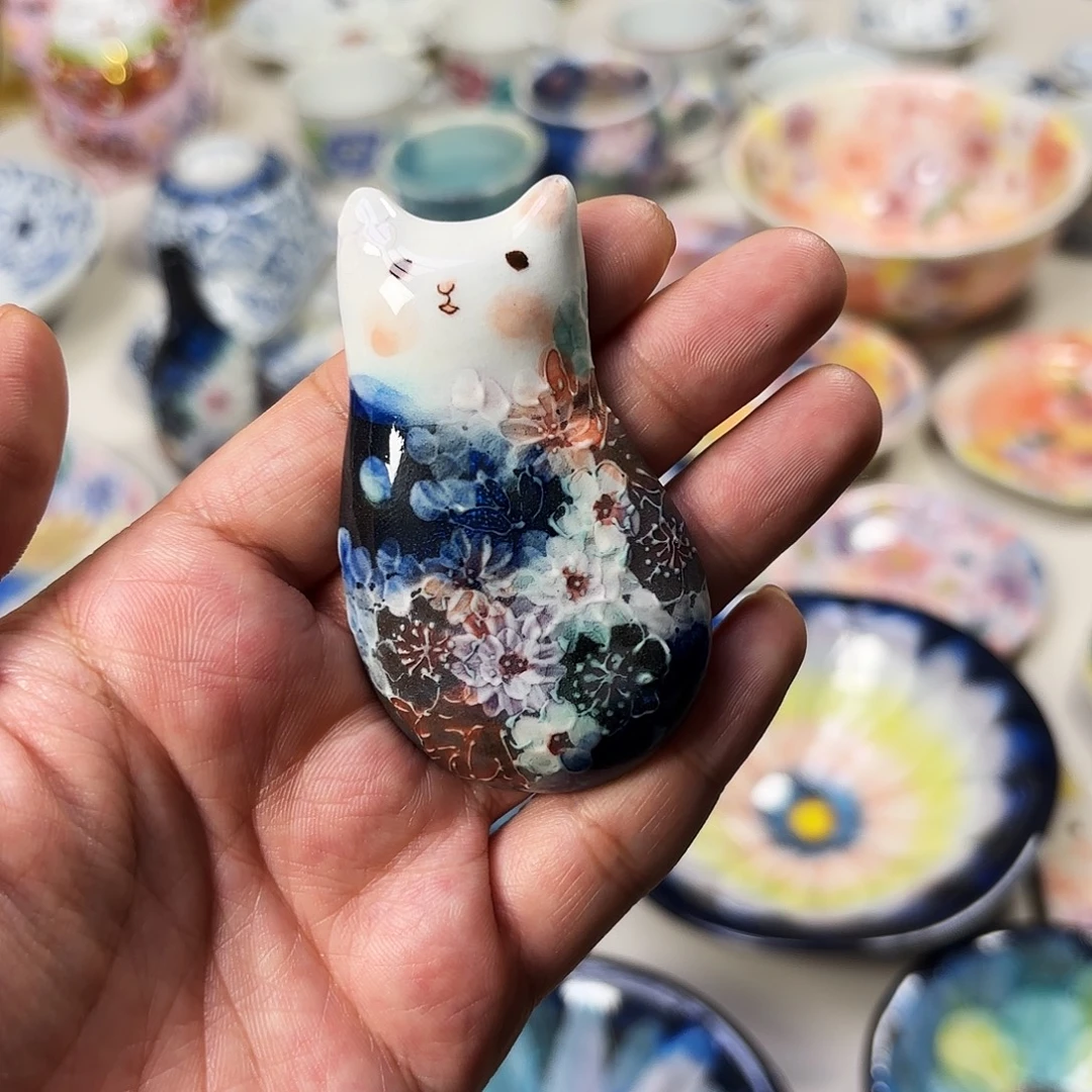 瓷野村晃子  猫咪