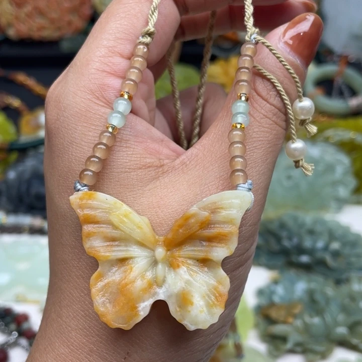 蛇纹石玉未镶嵌颈饰