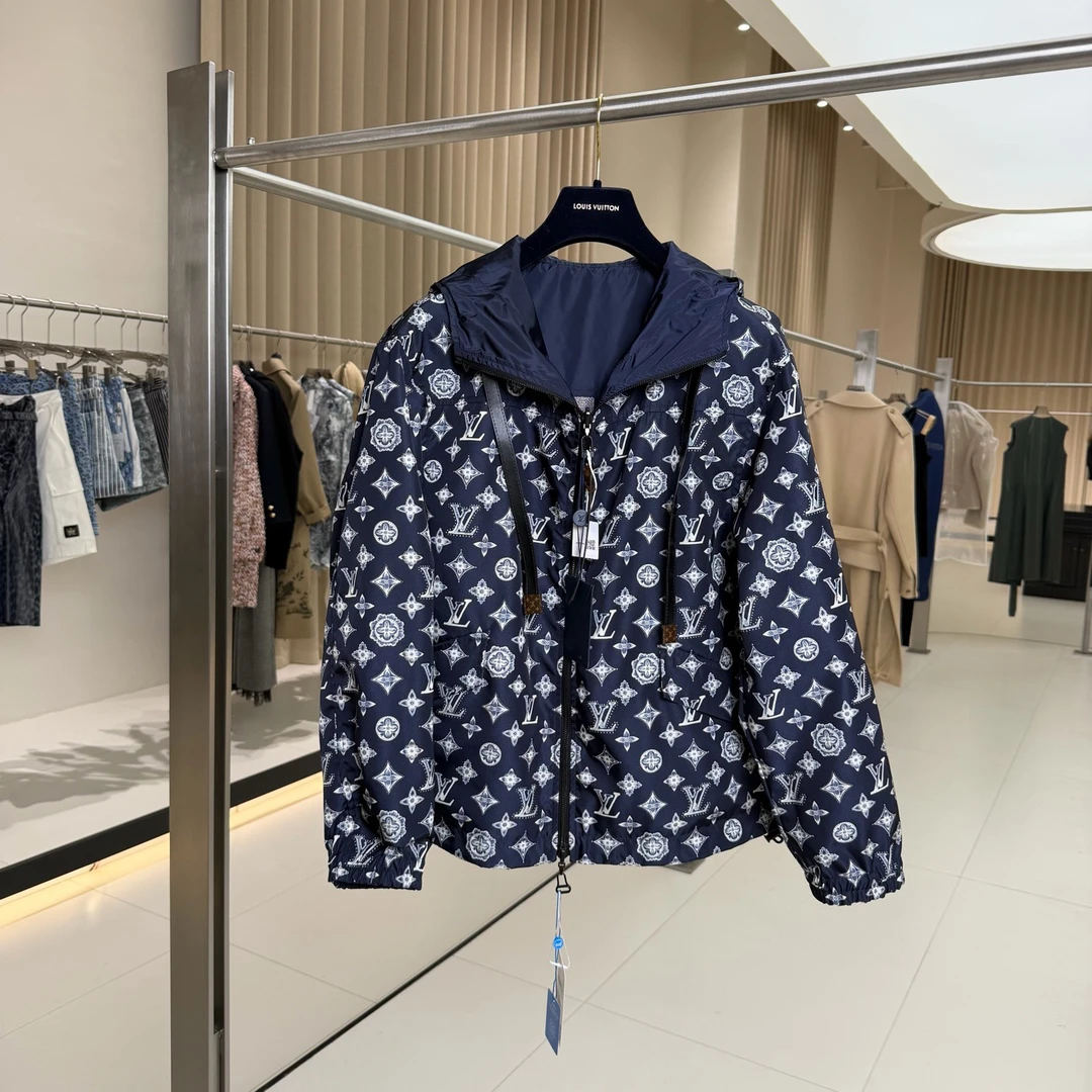 未使用 LouisVuitton/路易威登 25藏蓝双面穿冲锋衣34码 GM005862