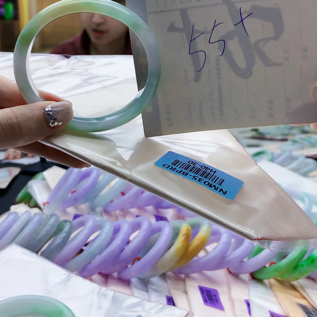 翡翠未镶嵌手镯vhj