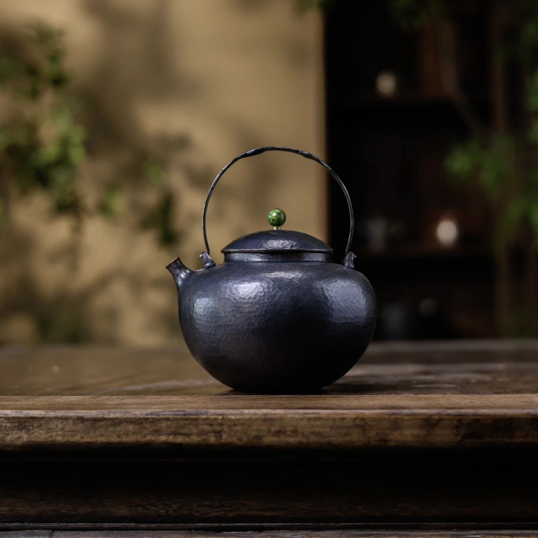 【斋居】玄黑色苹果壶(五福底款)（五福铜器0014）