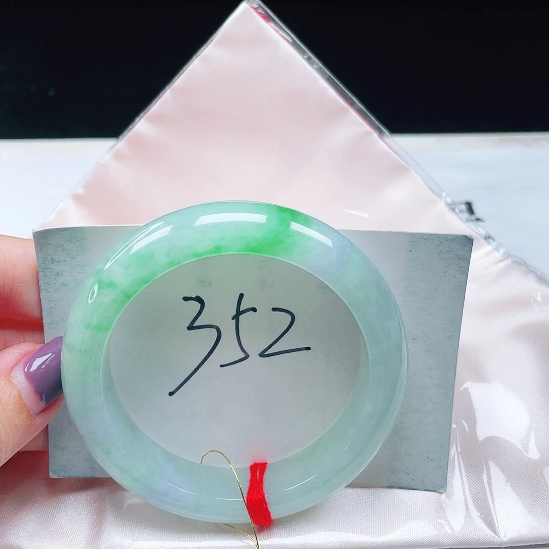 翡翠未镶嵌手镯缅甸翡翠54