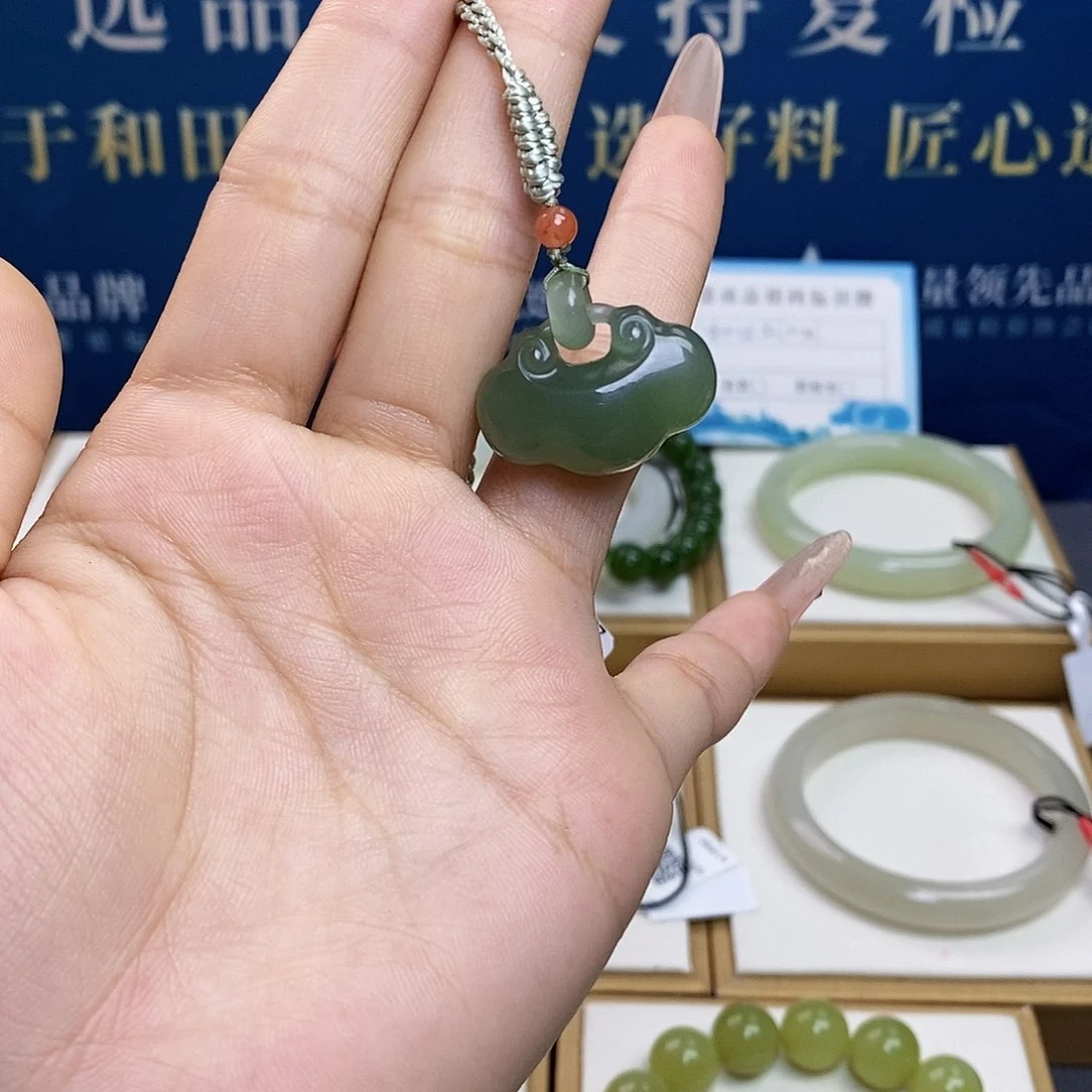 颈饰未镶嵌和田玉sj