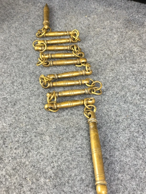 铜精制鞭，尺寸长1.4米重量尺寸咨询客服。