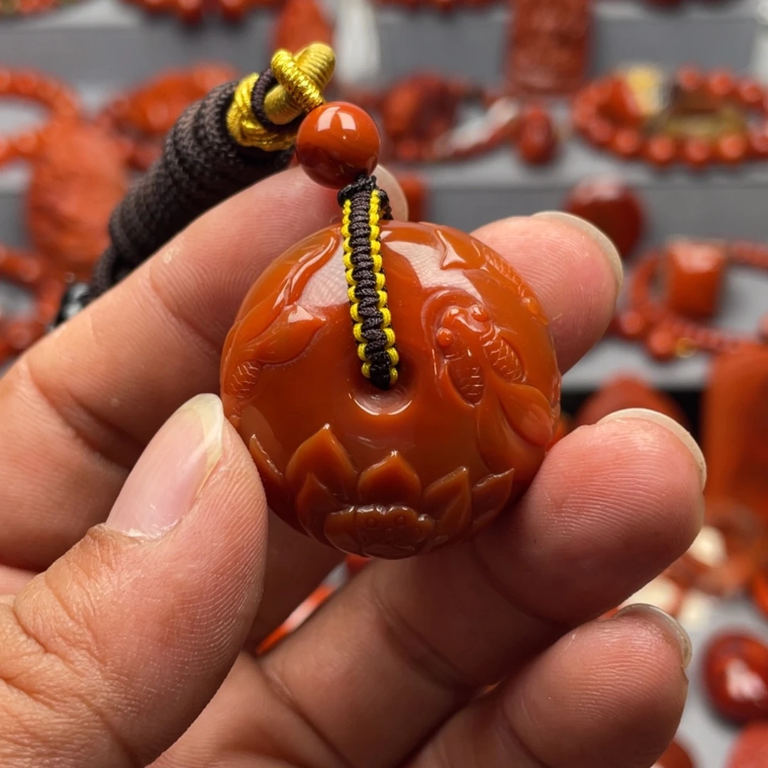 南红玛瑙未镶嵌珠宝奇石吊坠