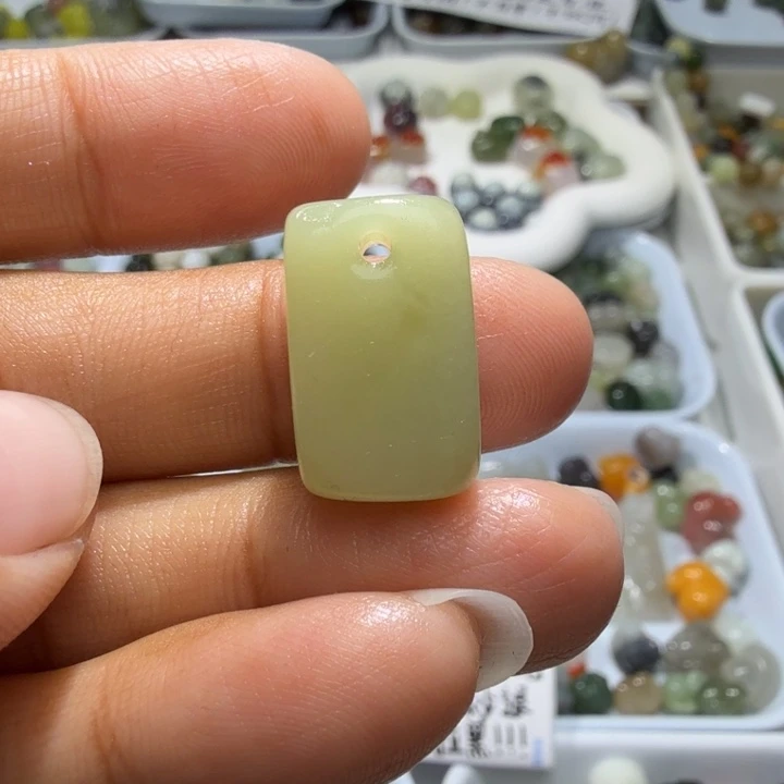 和田玉未镶嵌珠宝奇石