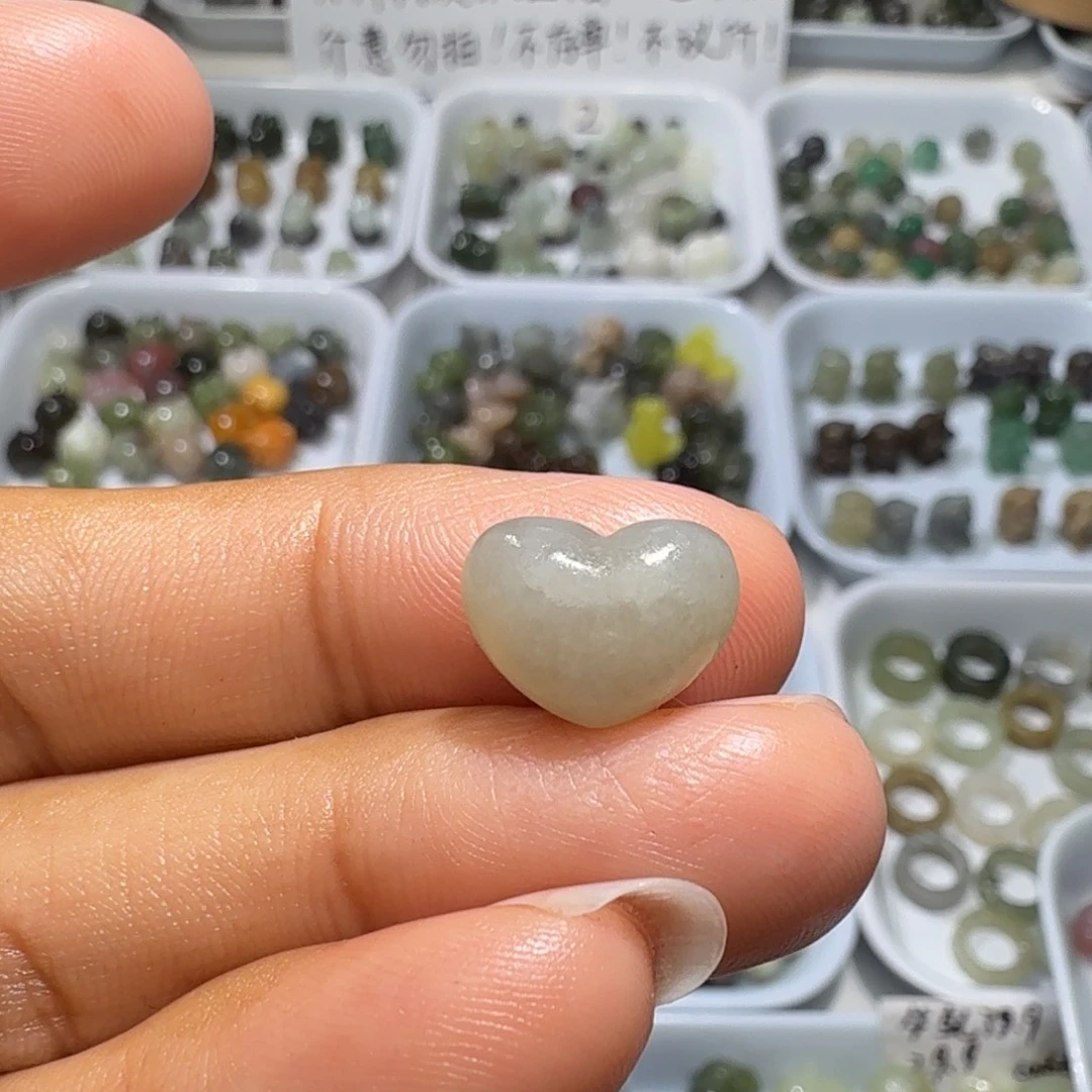 和田玉未镶嵌珠宝奇石