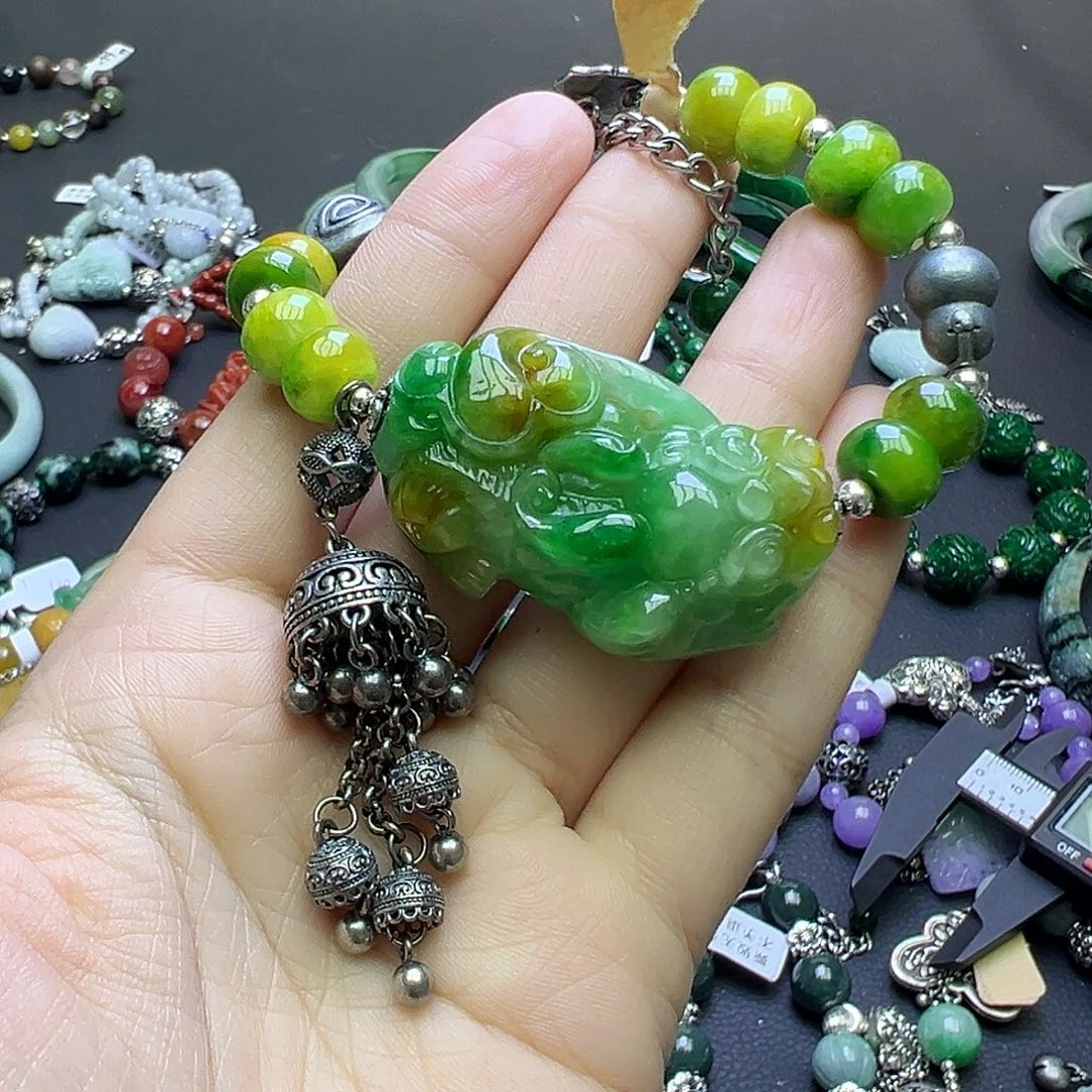 呵***，翡翠未镶嵌手链699