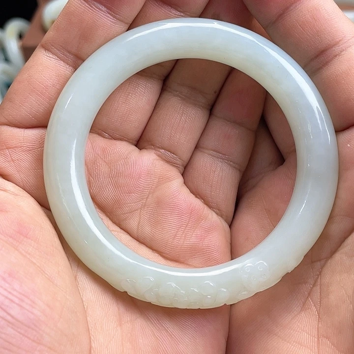 【闪购商品】未镶嵌手镯和田玉