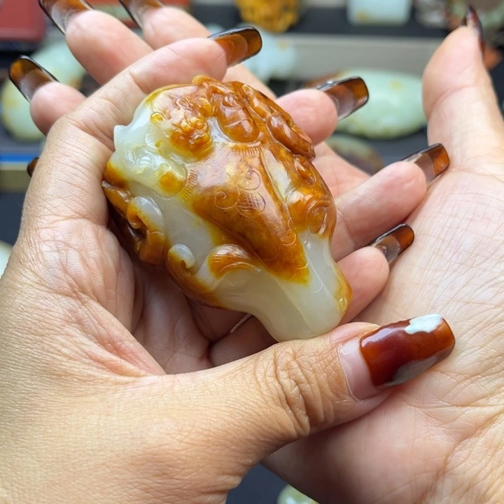 胖***╲和田玉未镶嵌挂件