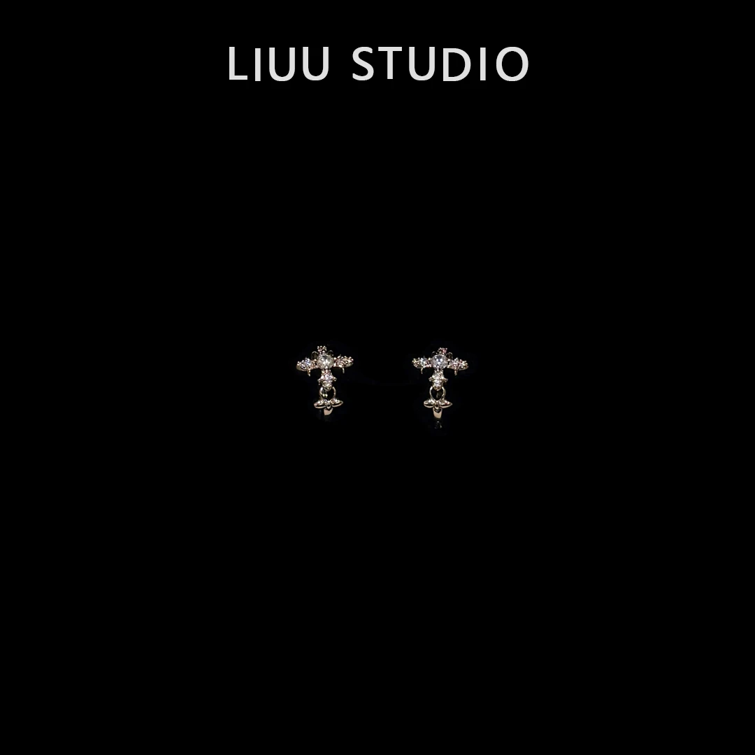 铜合金耳饰 【LIUU】小精致 银色十字锆石镶嵌耳扣