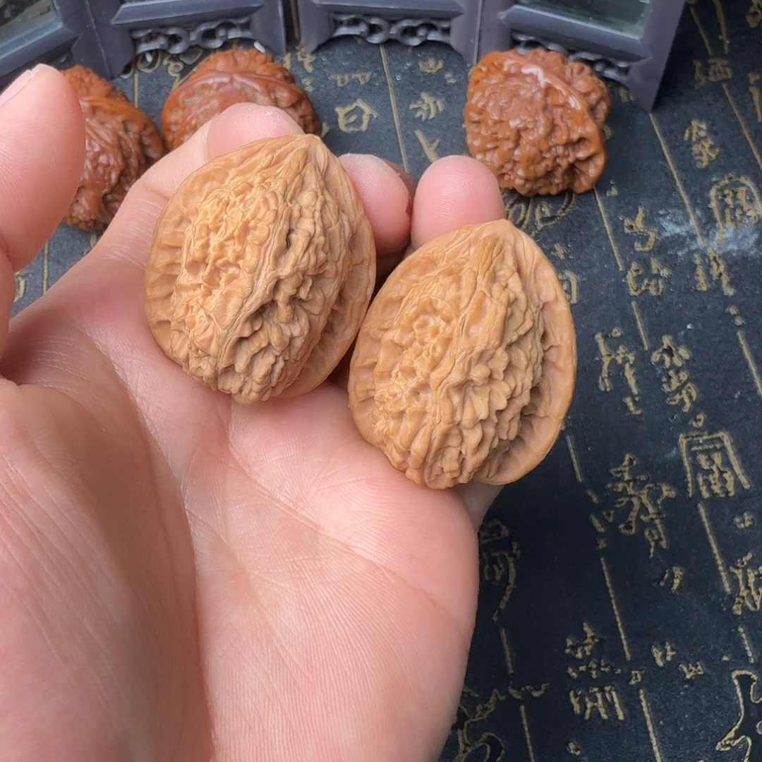 文玩核桃吊坠野核丹樽鸡心34
