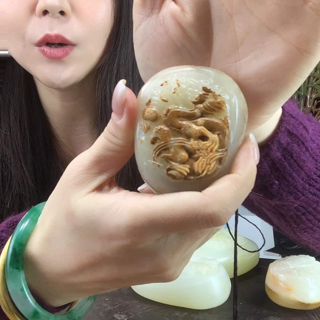 木***尔石材古青石手把件