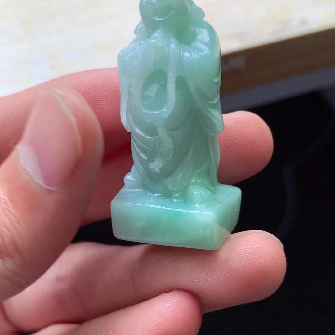 翡翠颈饰未镶嵌吊坠