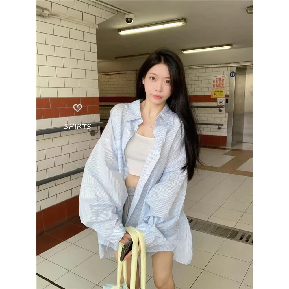 蓝色条纹长袖衬衫女夏季2024新款设计感宽松长袖防晒中长款衬衣潮
