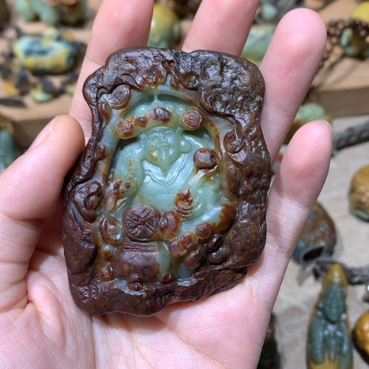 未镶嵌岫岩河磨玉（透闪石质玉）挂件