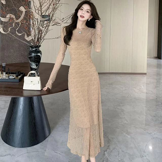 秋冬新款法式名媛镂空蕾丝网纱圆领连衣裙轻奢高级感女人味两件套