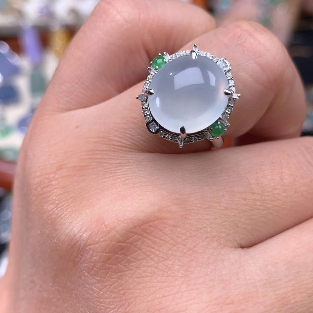 18K金镶嵌戒指翡翠蛋面两用款