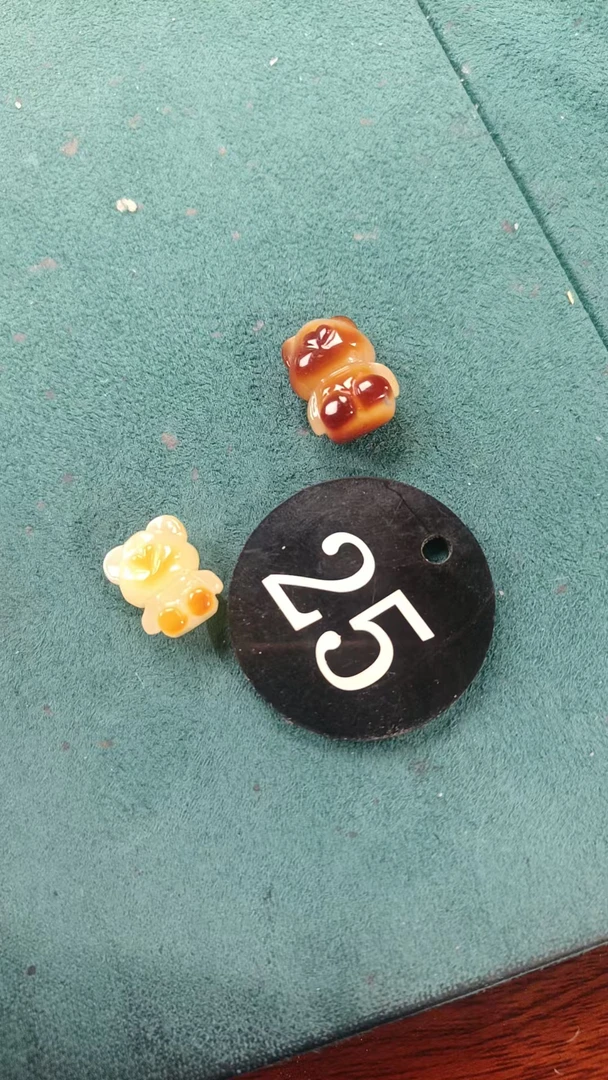 天然原矿蜜蜡小熊