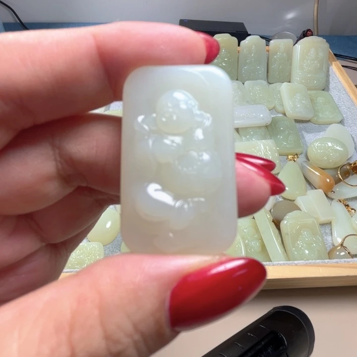 未镶嵌和田玉（糖玉）珠宝半成品
