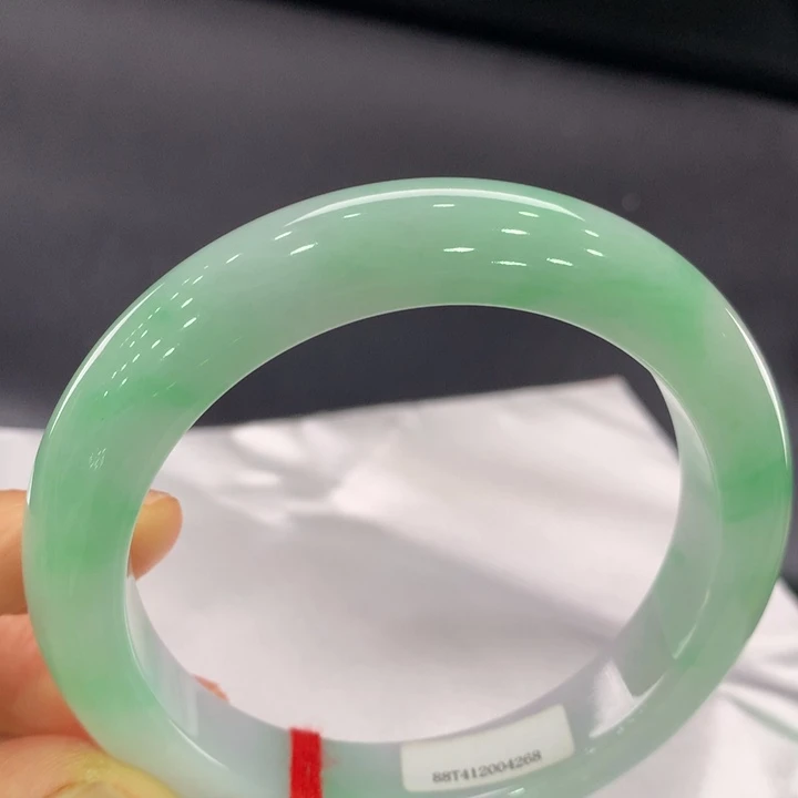 翡翠手镯未镶嵌正圈60