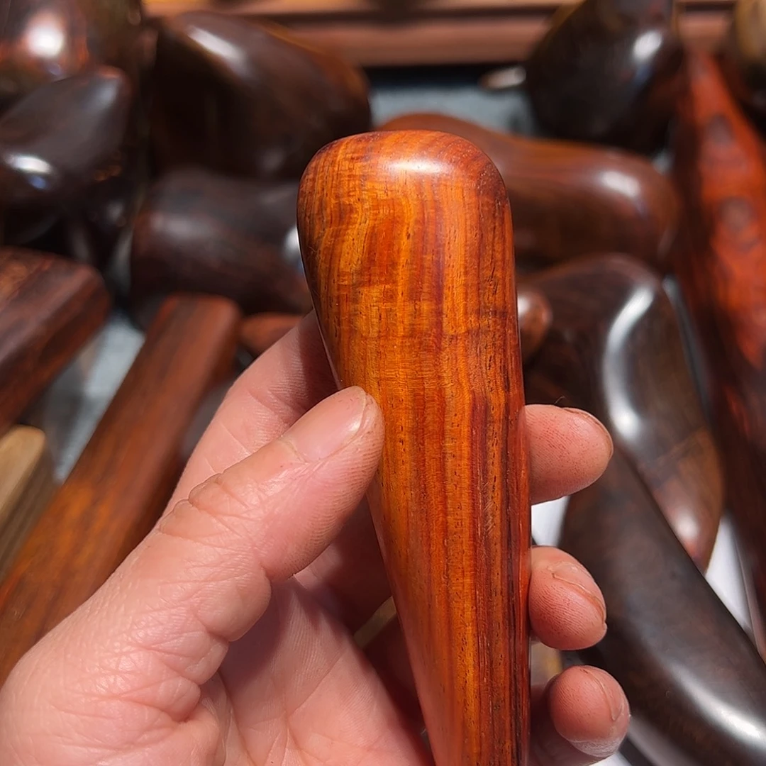 交趾黄檀（大红酸枝）暮*