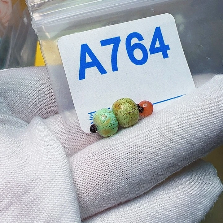 南红玛瑙未镶嵌珠宝奇石